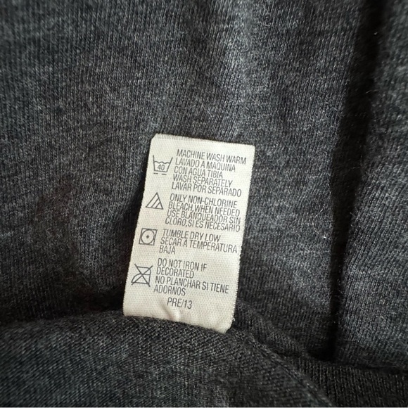 Four Queens Hotel & Casino Las Vegas Men’s Dark Heather Gray Short Sleeve Tee - Picture 4 of 6